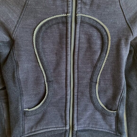 Lululemon Cycling / Biking Scuba Hoodie Size 2 Blue Special Edition - Picture 5 of 15